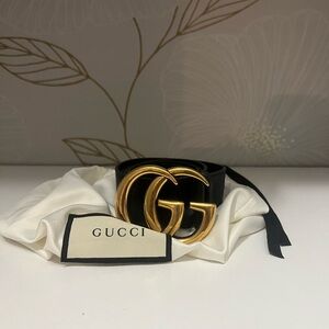 LIKE NEW! Gucci Marmot Black/Gold belt